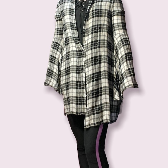 LULUS Black‎ & White Plaid Midi Button Down Cardigan - Picture 3 of 12